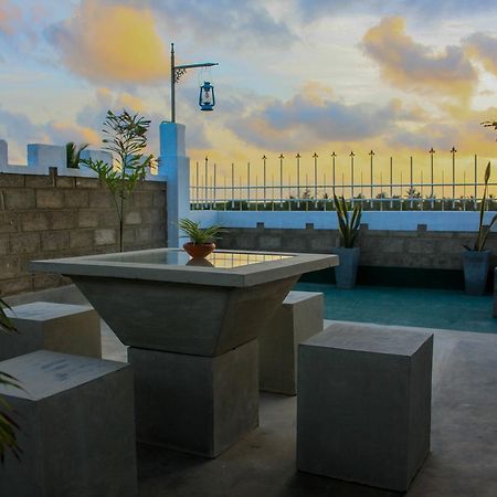 Niwahana Transit City Hotel Катунаяка Экстерьер фото