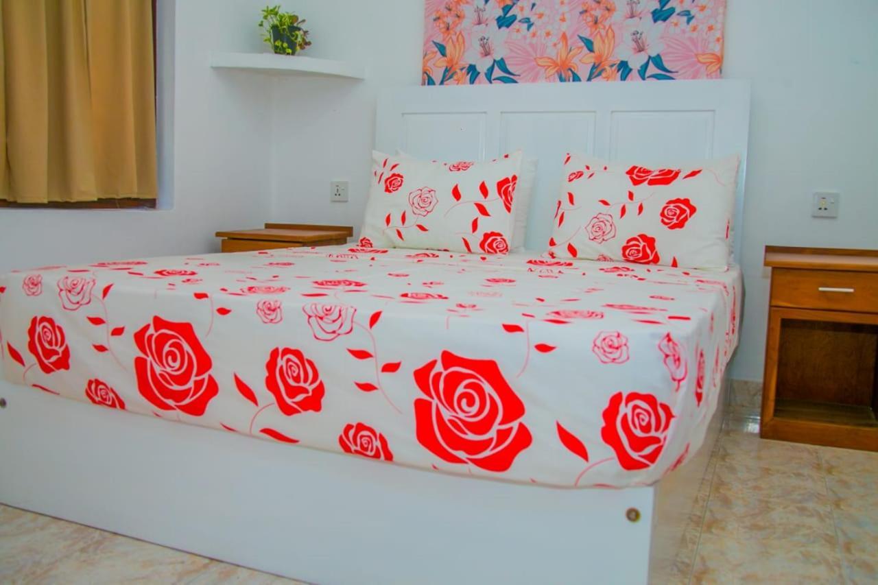 Niwahana Transit City Hotel Катунаяка Экстерьер фото