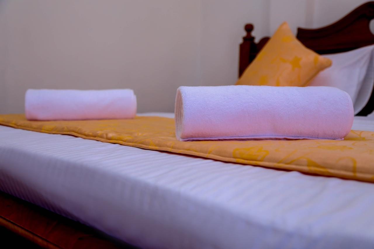 Niwahana Transit City Hotel Катунаяка Экстерьер фото